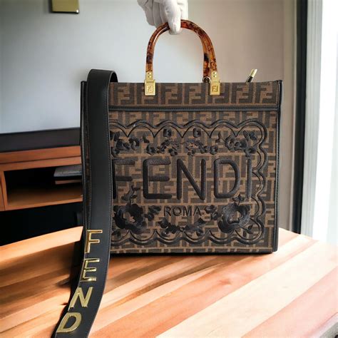 negozio fendi rome|fendi roma tote bag price.